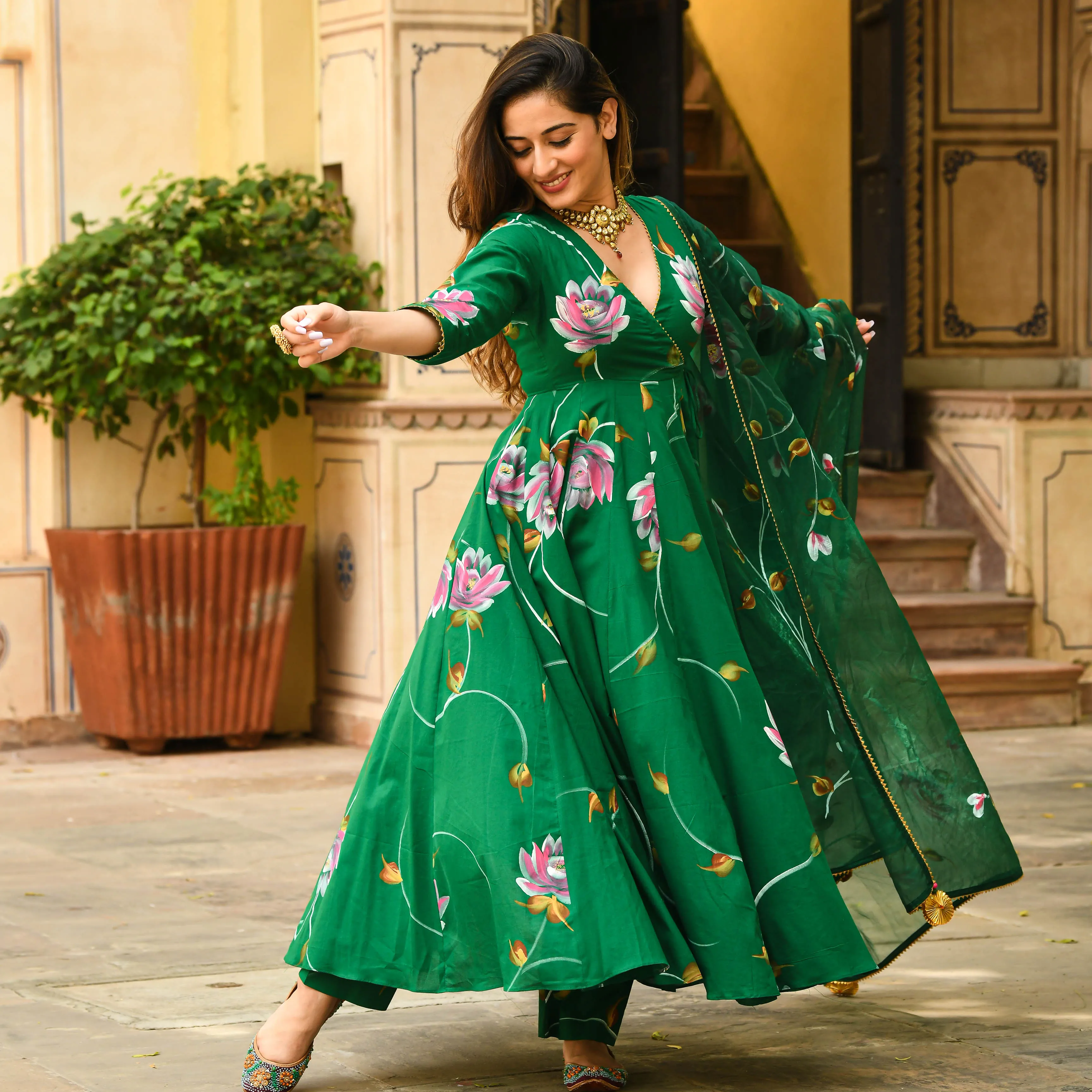 Bunaai Bright Green Handpainted Suit Set