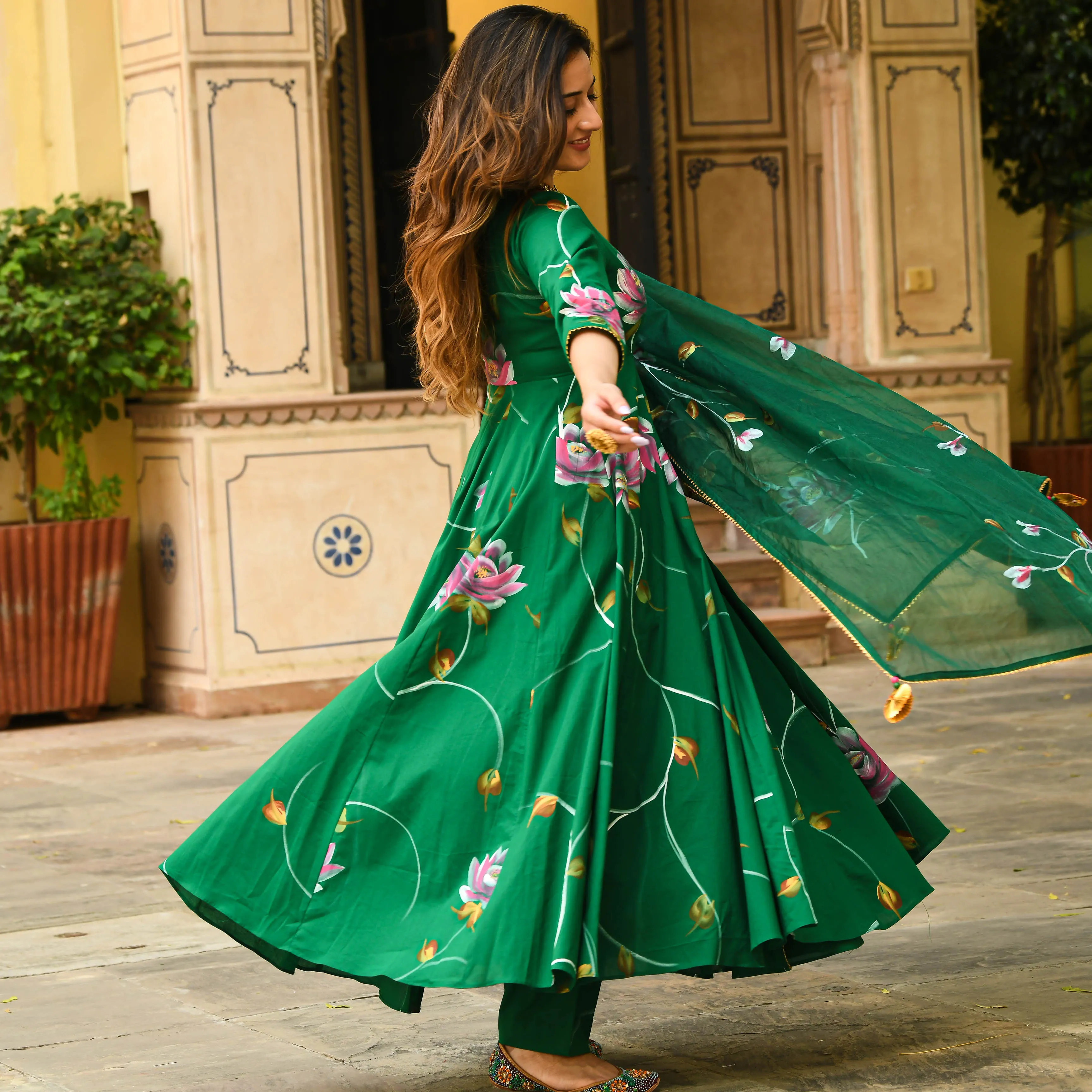Bunaai Bright Green Handpainted Suit Set