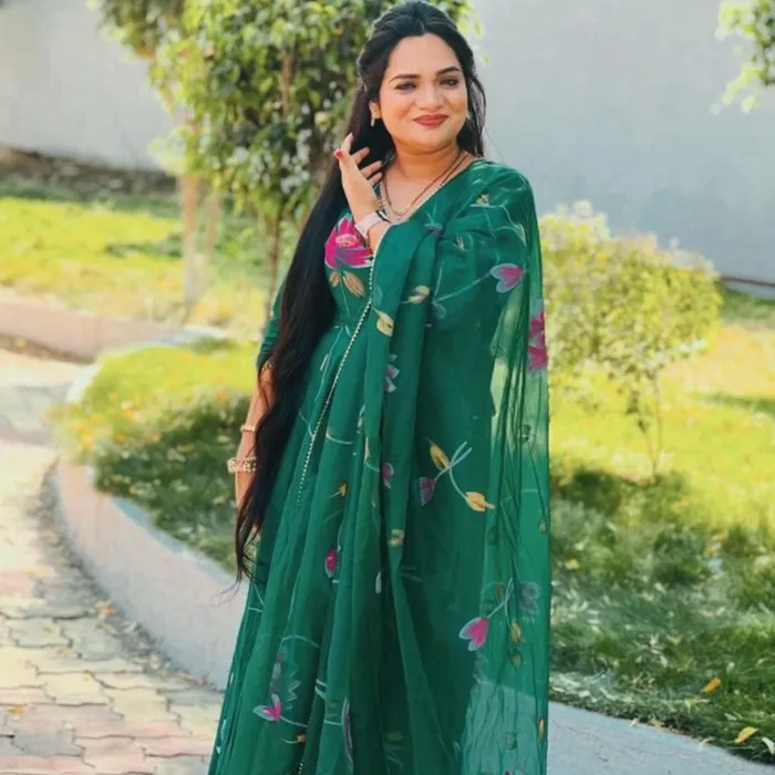 Bunaai Bright Green Handpainted Suit Set