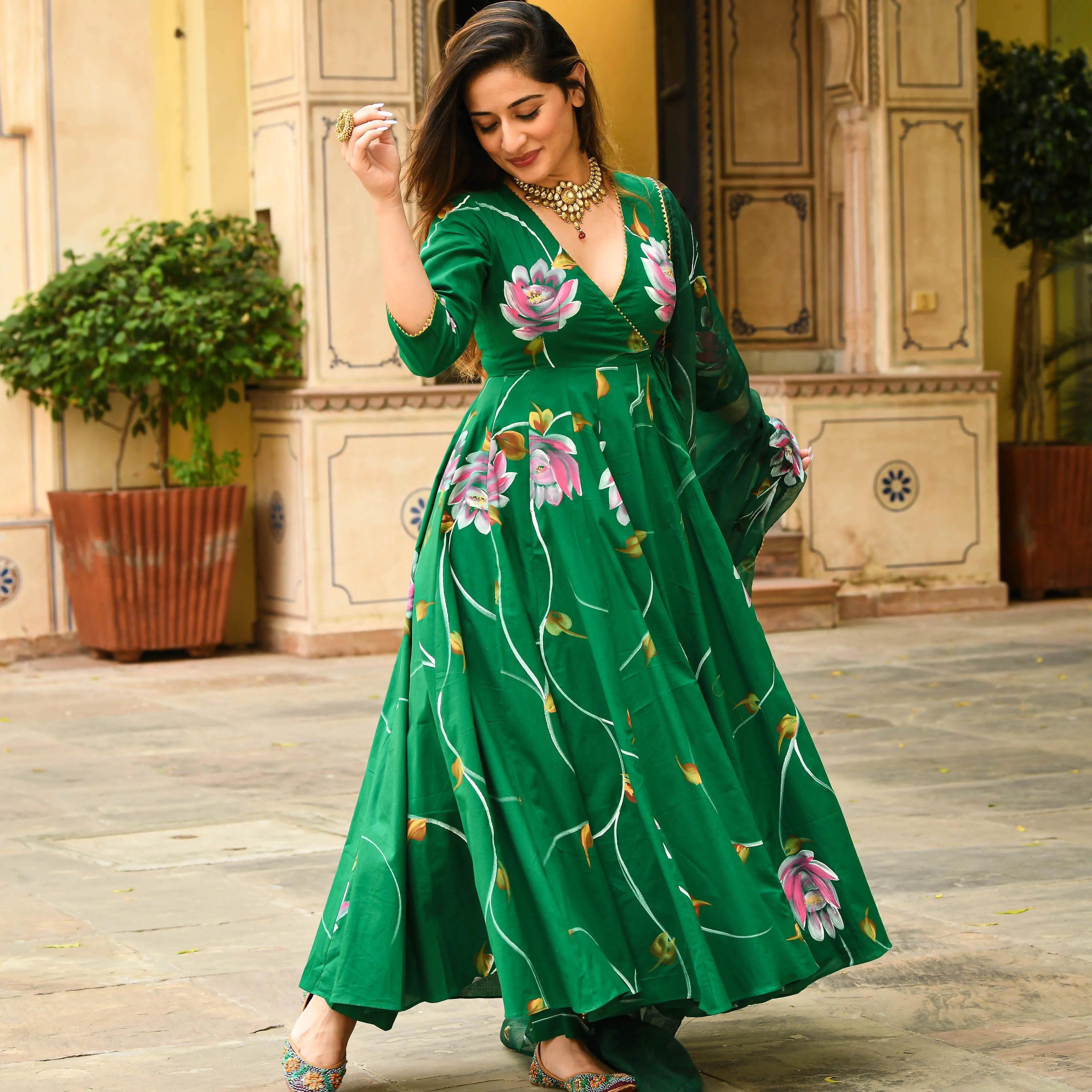 Bunaai Bright Green Handpainted Suit Set