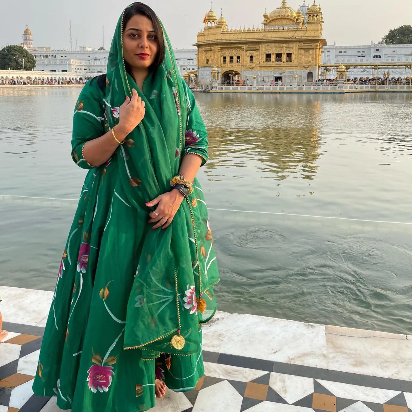 Bunaai Bright Green Handpainted Suit Set