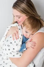 Lulujo Bamboo Bonnet & Swaddle Set