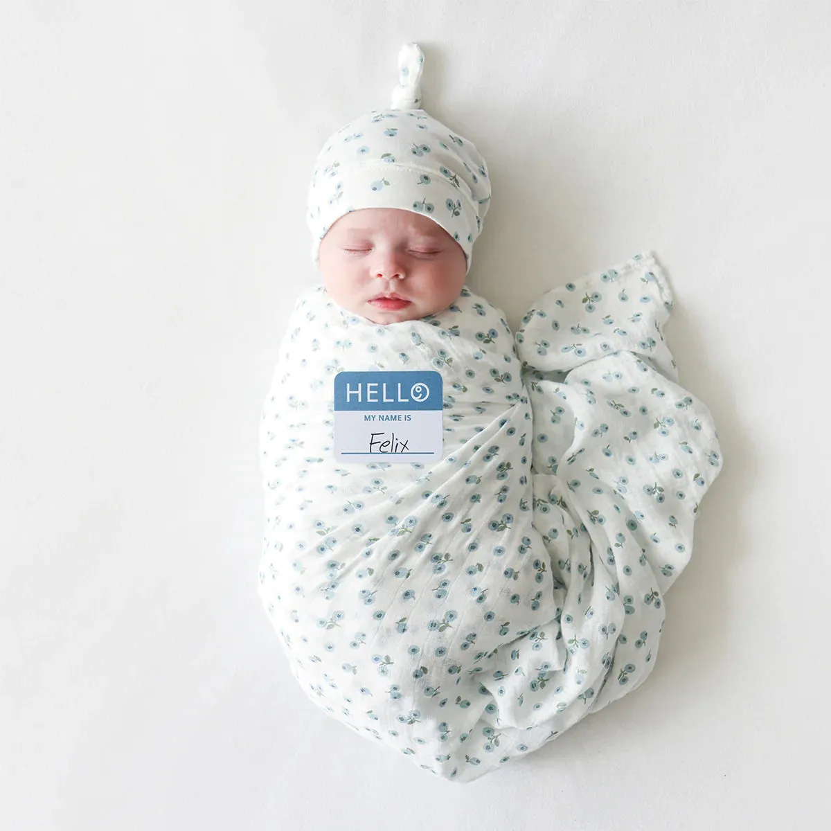 Lulujo Bamboo Bonnet & Swaddle Set