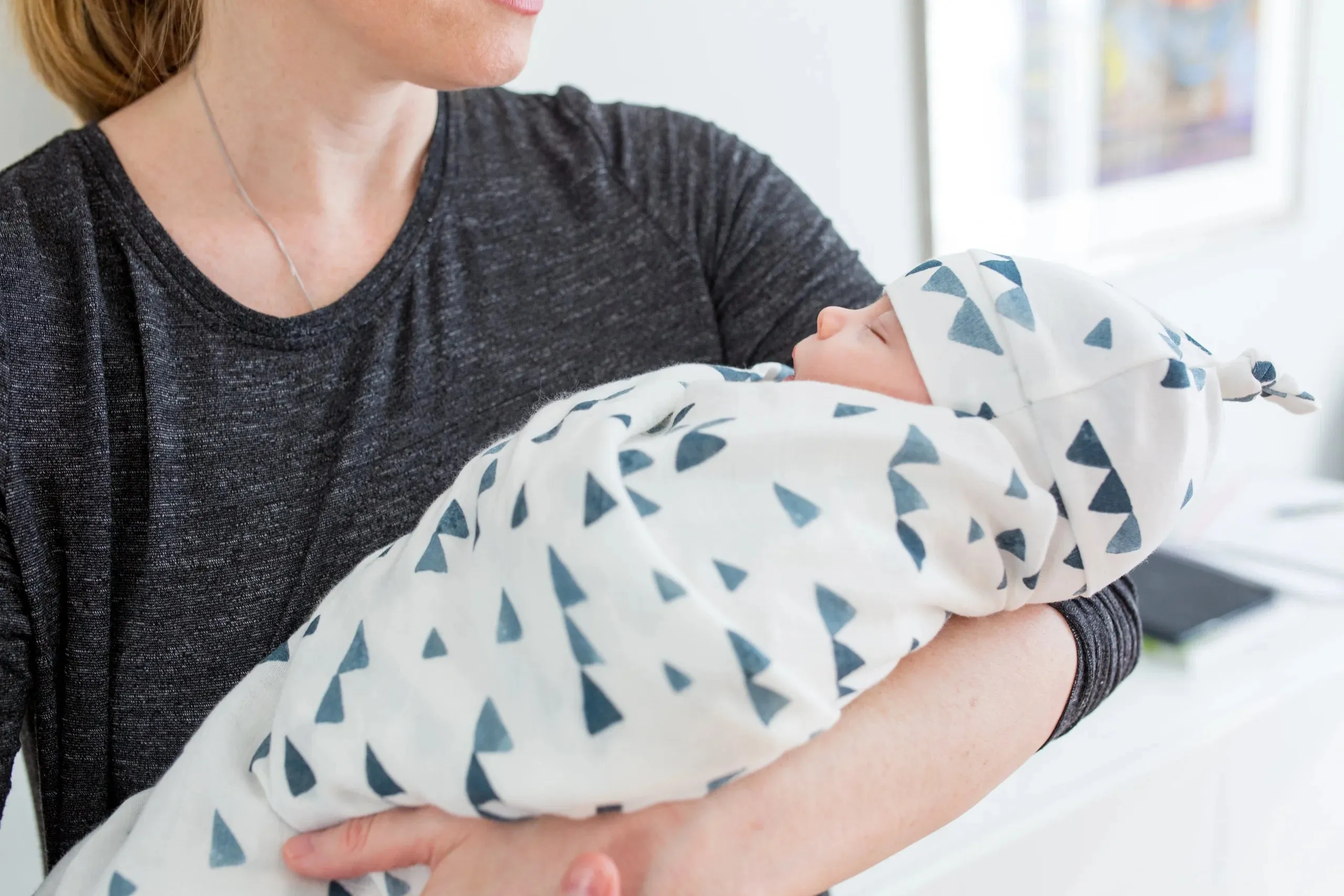 Lulujo Bamboo Bonnet & Swaddle Set